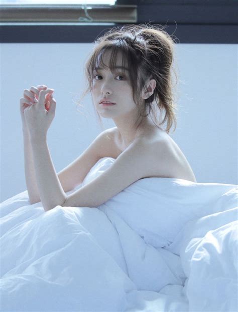 สปอร์ต พูล วิเคราะห์-ฮ้ยๆ พวกเรามาดูกันหน่อย ข่าวเด็ดมาแรงจาก 'สปอร์ต พูล วิเคราะห์' วันนี้ว่ายังไงบ้าง! โอ้โห คือดูเหมือนจะมีการเคลื่อนไหวในตลาดนักเตะที่น่าสนใจมากๆ เลยนะเนี่ย 555 จะบอกว่าเมื่อวานนี้เราพึ่งเห็นข่าวว่ามีทีมดังจากยุโรปติดต่อไปหาดาวรุ่งคนหนึ่งที่เล่นได้โคตรเด่นในลีกเอเชียอ่ะ ฮ่าๆ แต่ถ้าจำไม่ผิดนะ ชื่อไม่ได้โผล่มาในข่าวที่อ่าน